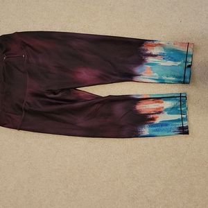 Women's Capri athletic leggings size medium